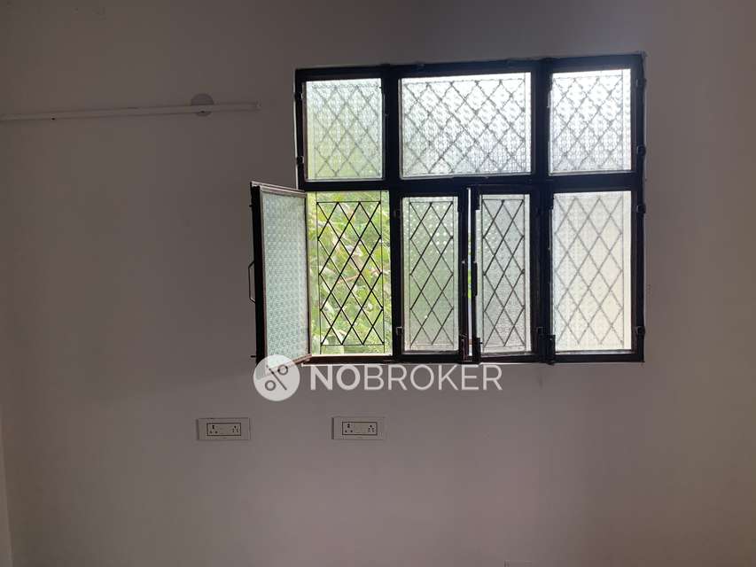 PG for Girls in Sarai Jullena