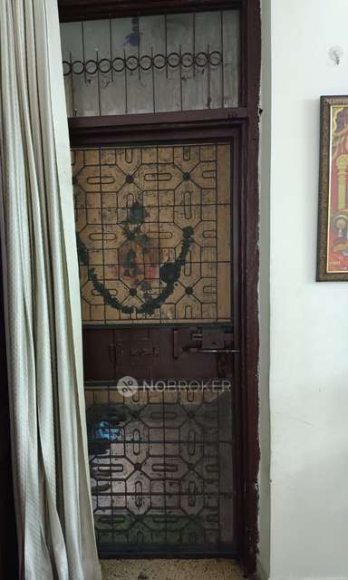 2 BHK Flat In Shree Ganesh Apartment For Sale  In Dilshad Garden