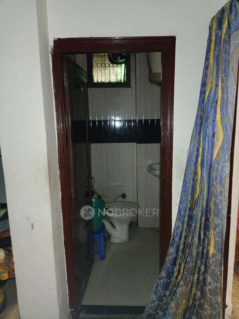 2 BHK Flat In Shree Ganesh Apartment For Sale  In Dilshad Garden