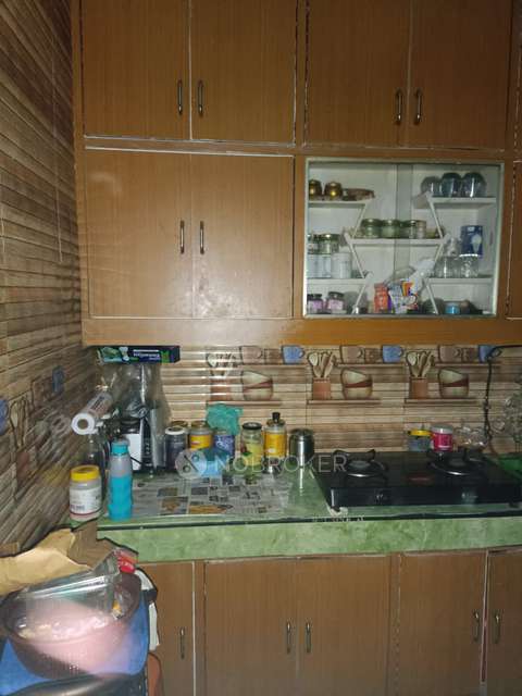 2 BHK Flat In Shree Ganesh Apartment For Sale  In Dilshad Garden