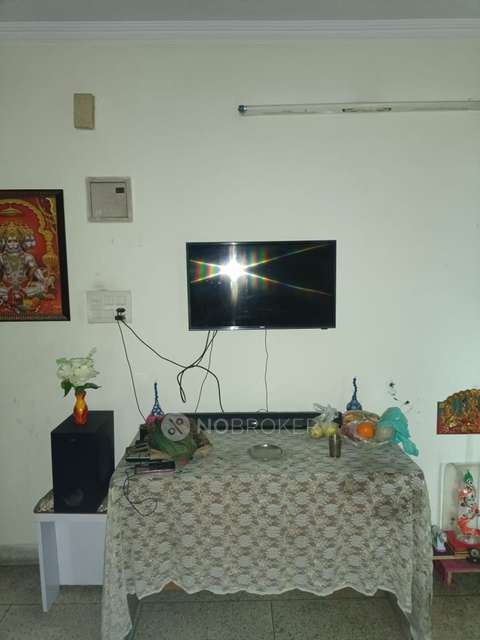 2 BHK Flat In Shree Ganesh Apartment For Sale  In Dilshad Garden