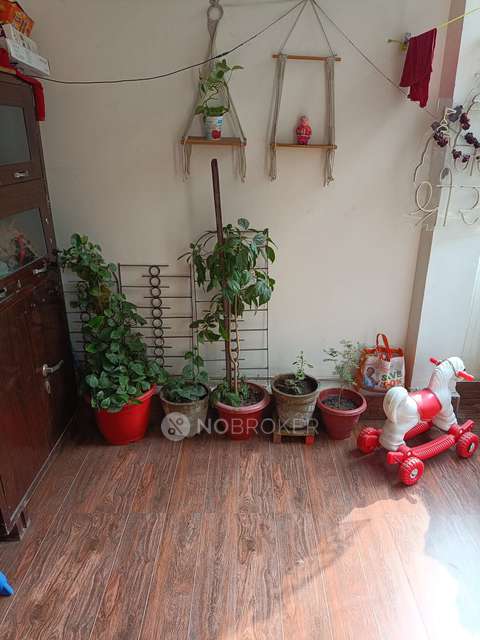 2 BHK Flat In Shree Ganesh Apartment For Sale  In Dilshad Garden