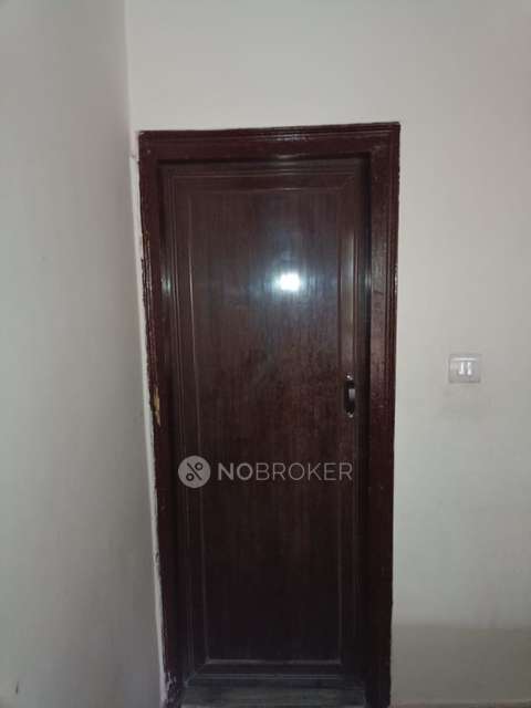 2 BHK Flat In Shree Ganesh Apartment For Sale  In Dilshad Garden