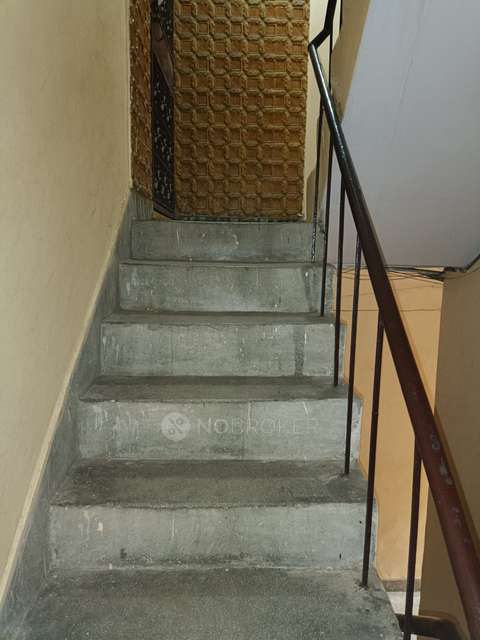 2 BHK Flat In Shree Ganesh Apartment For Sale  In Dilshad Garden