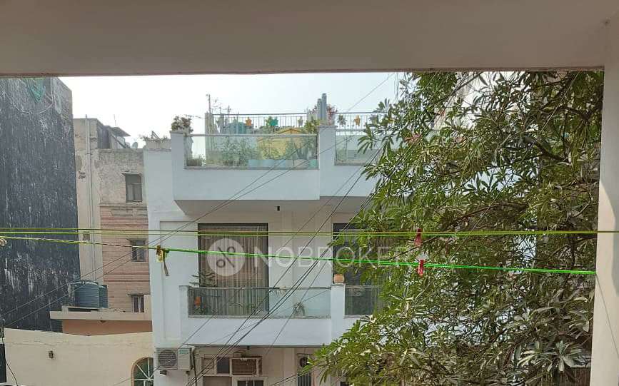2 BHK Flat In Shree Ganesh Apartment For Sale  In Dilshad Garden