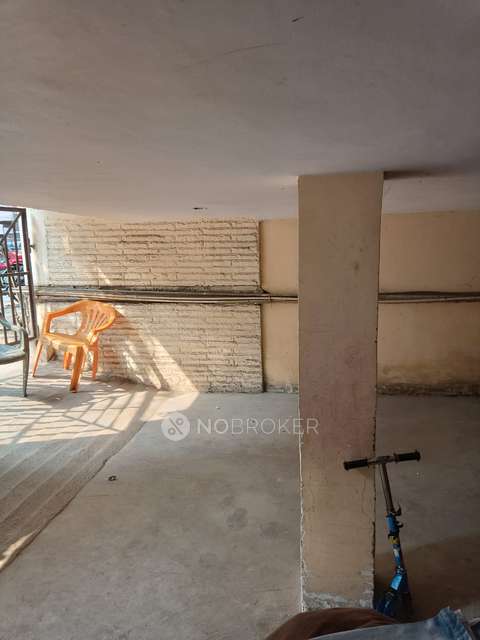 2 BHK Flat In Shree Ganesh Apartment For Sale  In Dilshad Garden