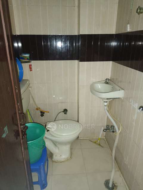 2 BHK Flat In Shree Ganesh Apartment For Sale  In Dilshad Garden