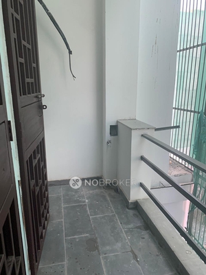 1 RK House for Rent  In Sector 43