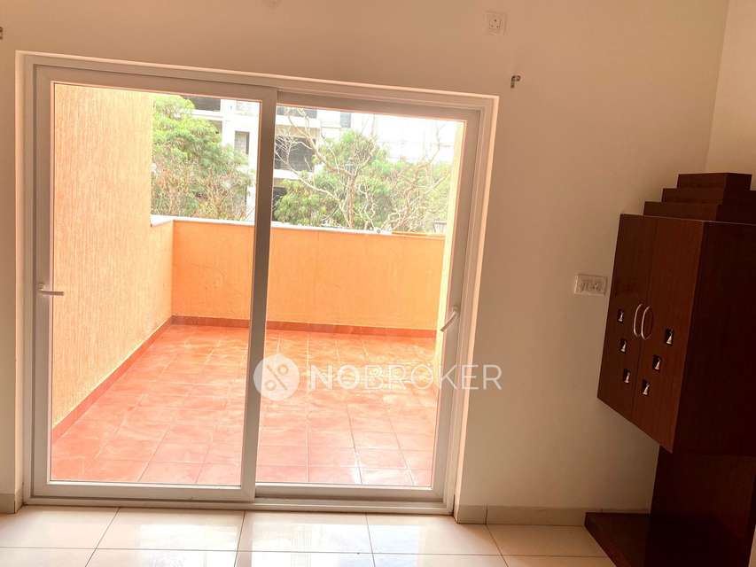 2 BHK Flat In Prestige Boulevard For Sale  In Whitefield