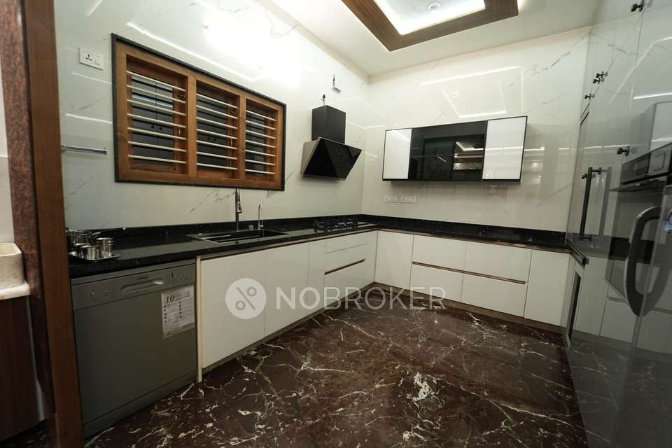 4+ BHK Flat For Sale  In Chandapura