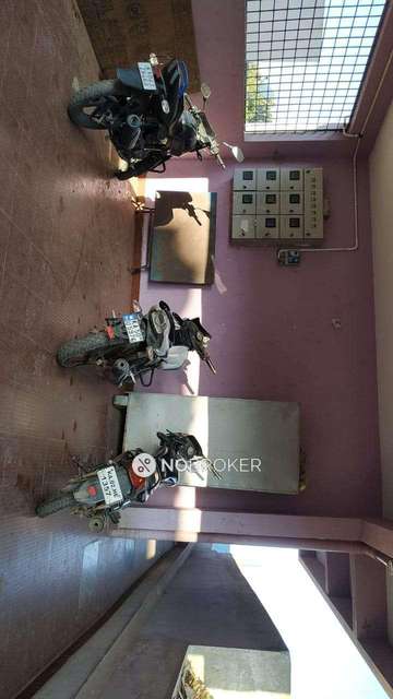 4+ BHK Flat In Standalone Building  For Sale  In Singapura