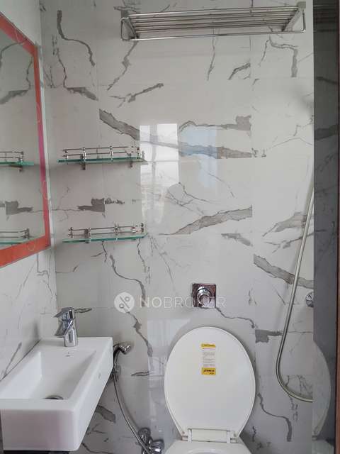 1 BHK Flat In Hubtown Palmrose B For Sale  In Andheri East