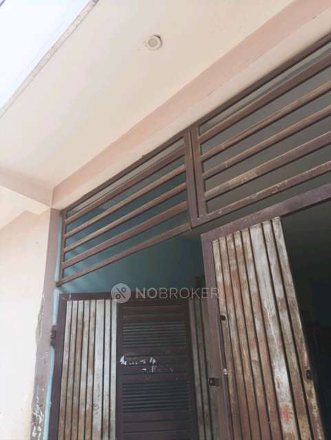 1 BHK Flat In Standalone for Rent  In  Sector 4