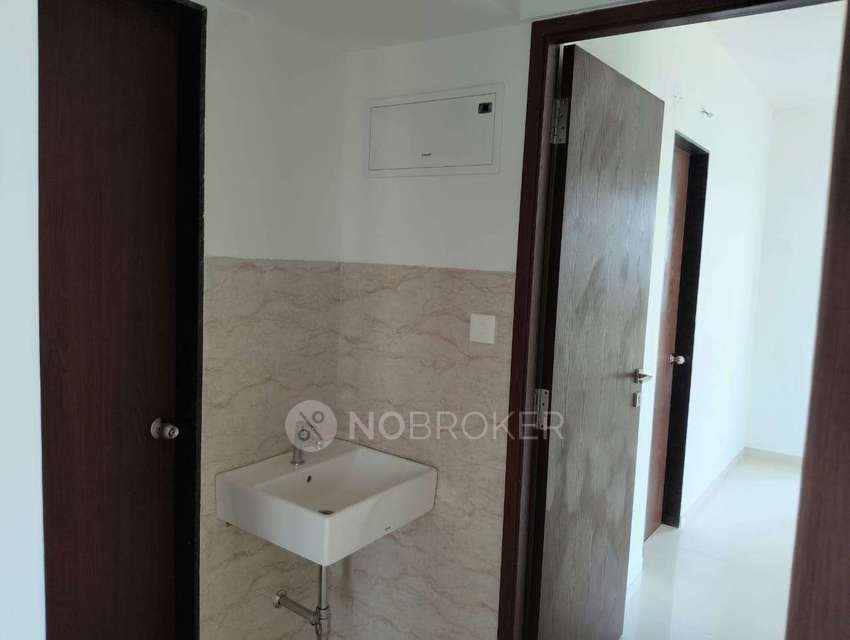 2 BHK Flat In Shapoorji Pallonji Sensorium For Sale  In Hinjewadi