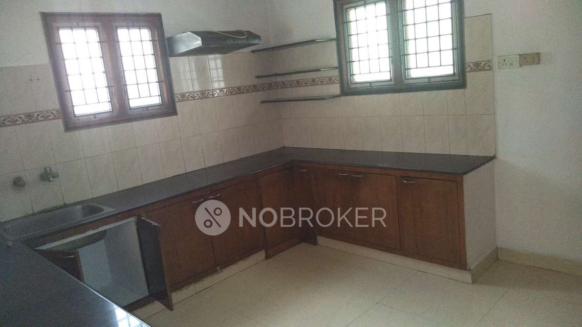 4+ BHK House For Sale  In Kovilambakkam