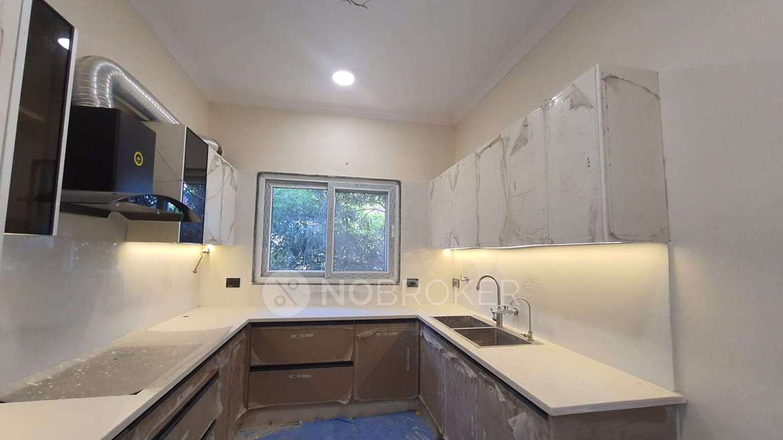 3 BHK Flat In Standalone Building   For Sale  In Malviya Nagar