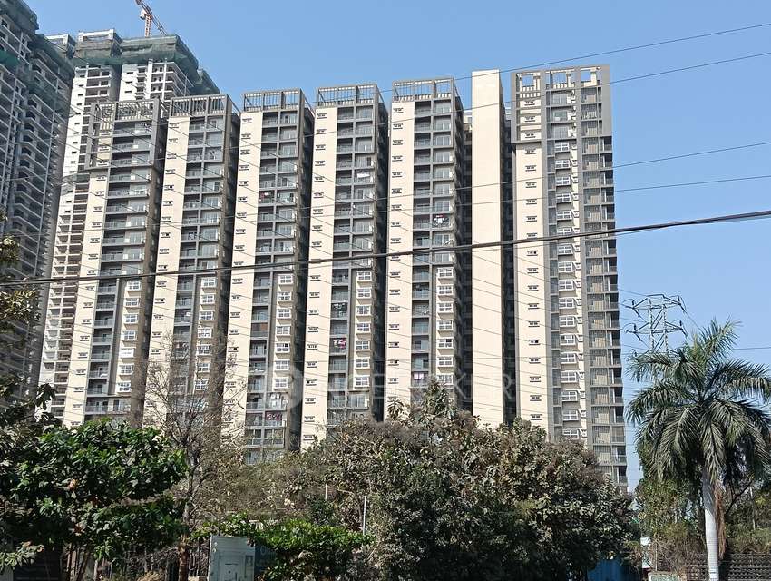 3 BHK Flat In Nsl East County For Sale  In Uppal