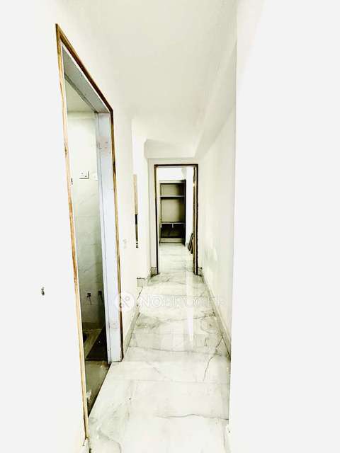2 BHK Flat In Standalonebuilding For Sale  In Maidan Garhi, Chhatarpur