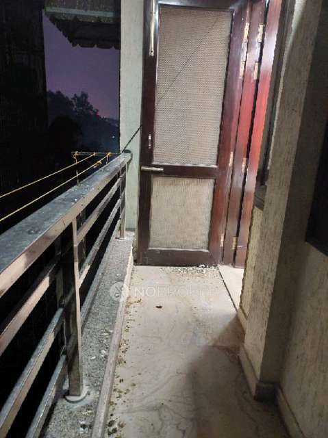 2 BHK Flat In Sb For Sale  In Shalimar Bagh