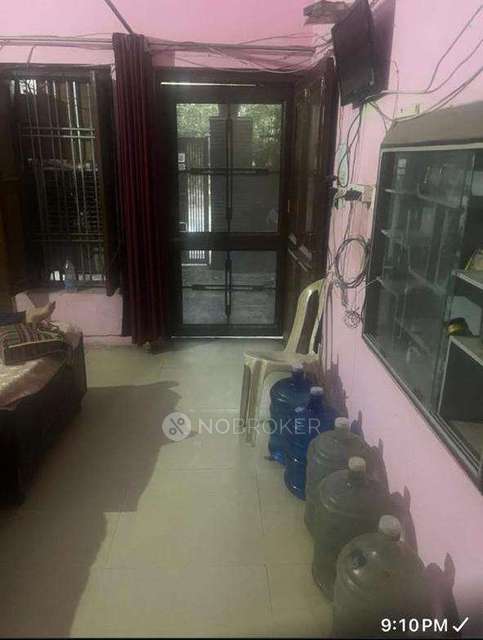 PG for Anyone in Police Chowki Sector 16