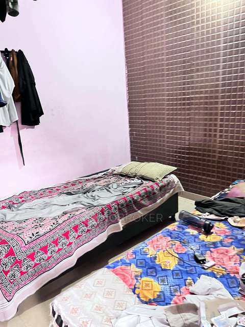 PG for Anyone in Police Chowki Sector 16