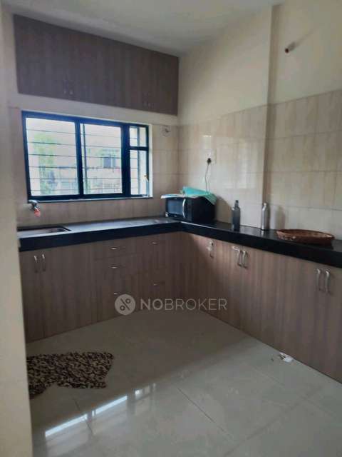 Single Room for Female In 2 BHK  In Kumar Paragon In Aundh