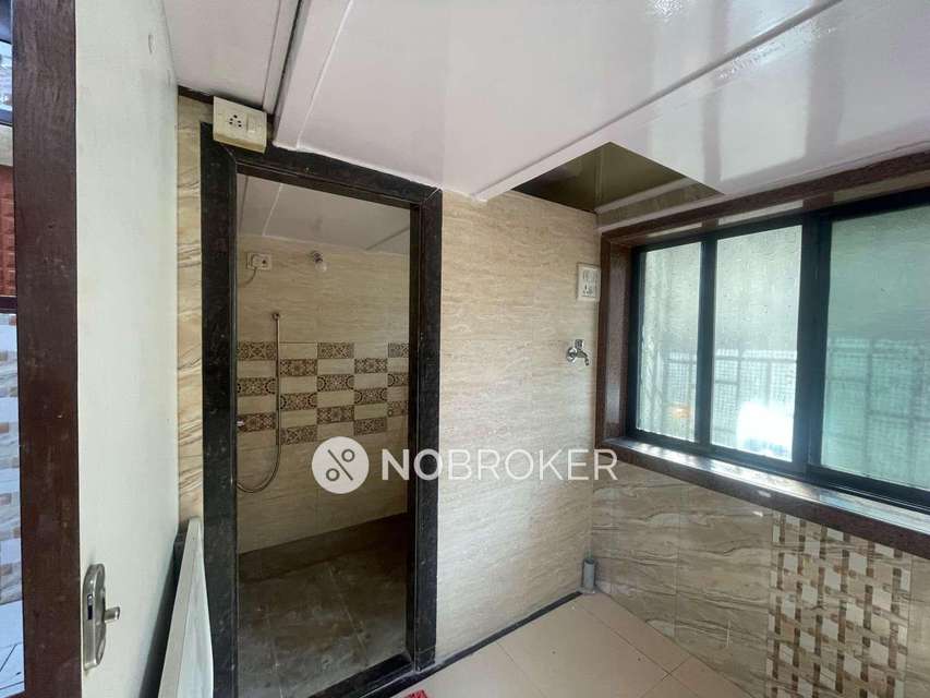 1 RK Flat In Chandroday Building For Sale  In Parel  East 