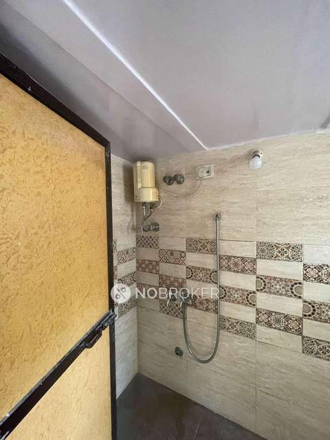 1 RK Flat In Chandroday Building For Sale  In Parel  East 