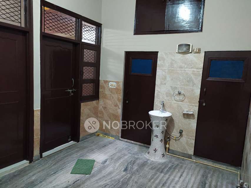 3 BHK Flat In Standalone Building  for Rent  In Indirapuram