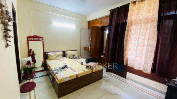 Single Room for Female In 3 BHK  In Express Green Apartment In B-35