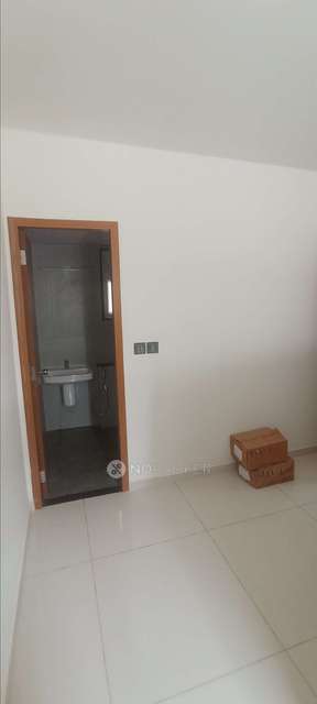 2 BHK Flat In Ajmera Lakeside Paradise For Sale  In Yelahanka