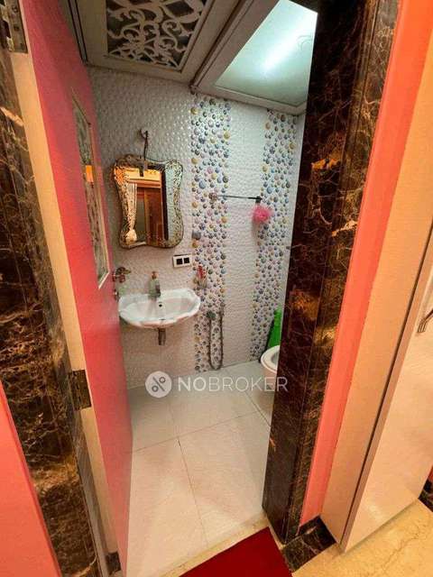 2 BHK Flat In New Sterling Apartment For Sale  In Santacruz West