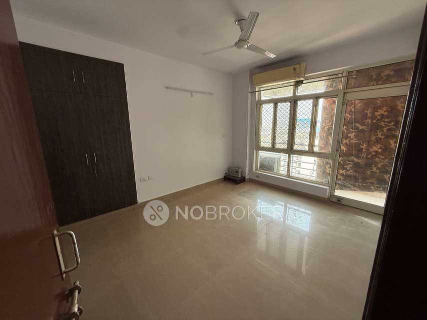 3 BHK Flat In 21st Milestone Residency for Rent  In Raj Nagar Extension