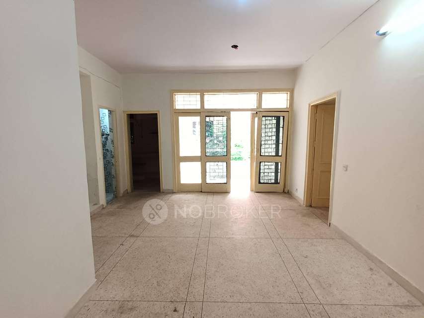 2 BHK Flat In Siddh Apartment For Sale  In Patparganj