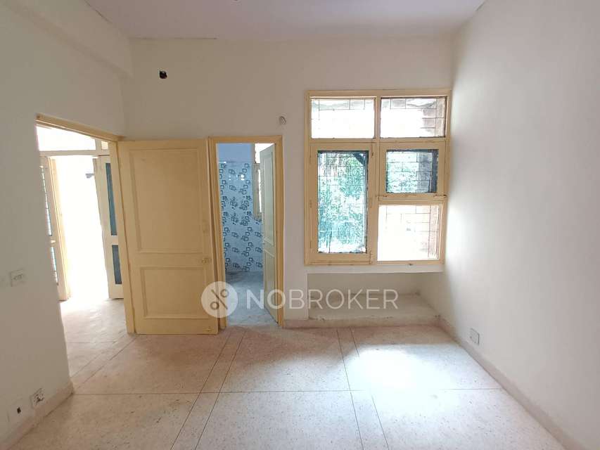 2 BHK Flat In Siddh Apartment For Sale  In Patparganj