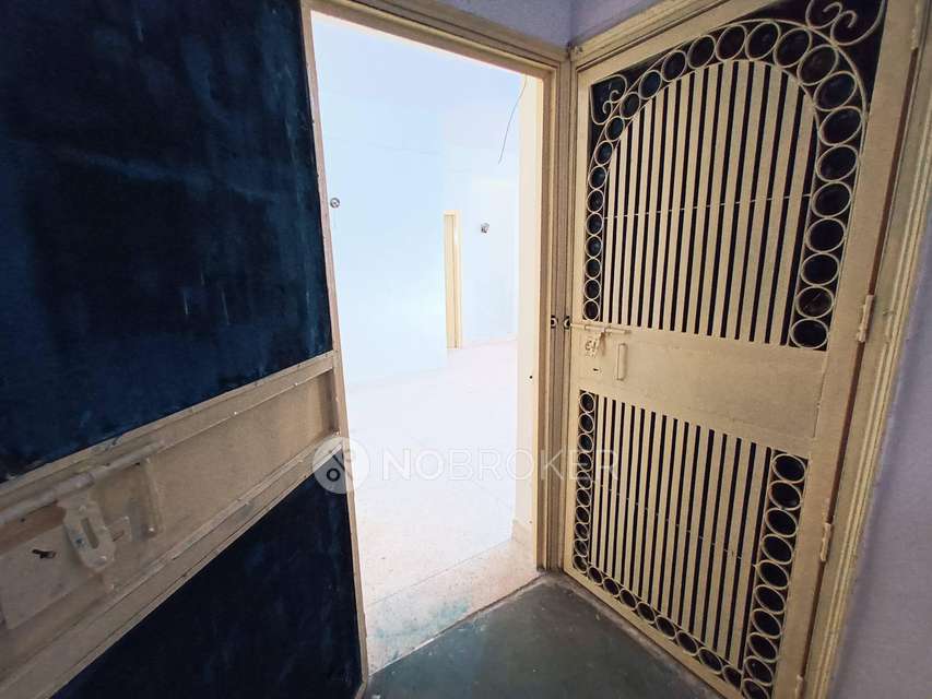 2 BHK Flat In Siddh Apartment For Sale  In Patparganj