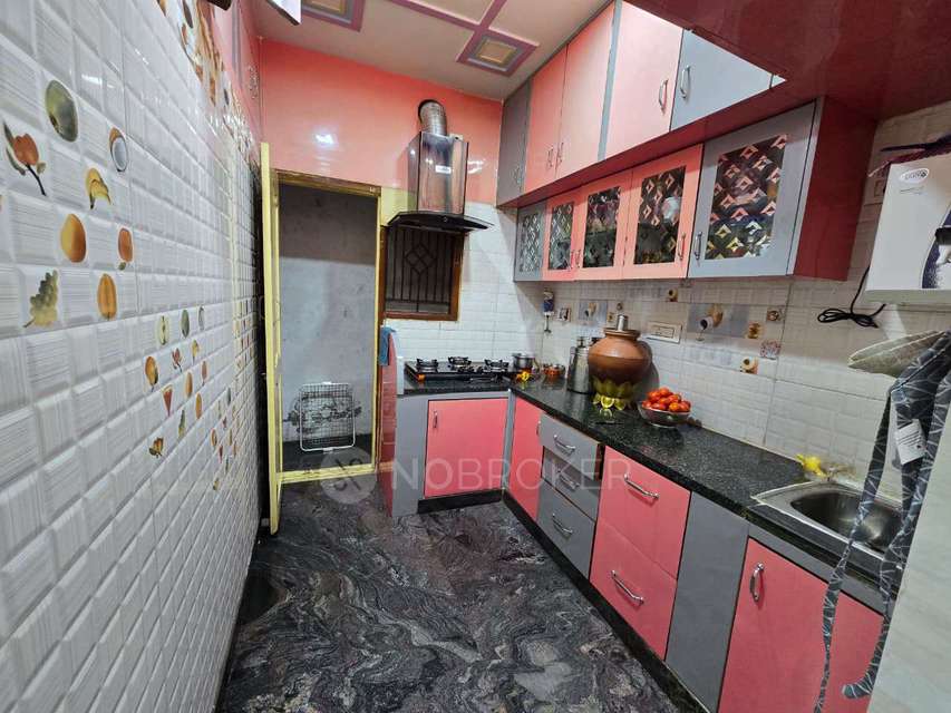 3 BHK Flat In Solanki Nivas For Sale  In Sv Lane