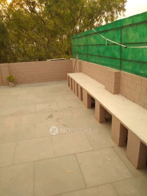 PG for Girls in Lajpat Nagar