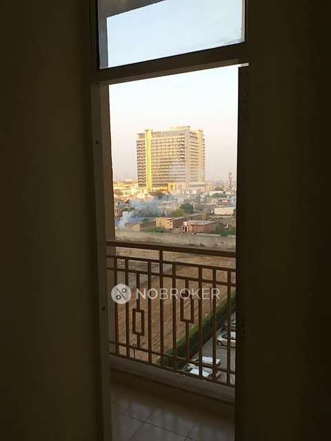 2 BHK Flat In Shree Vardhman Mantra For Sale  In Sector-67