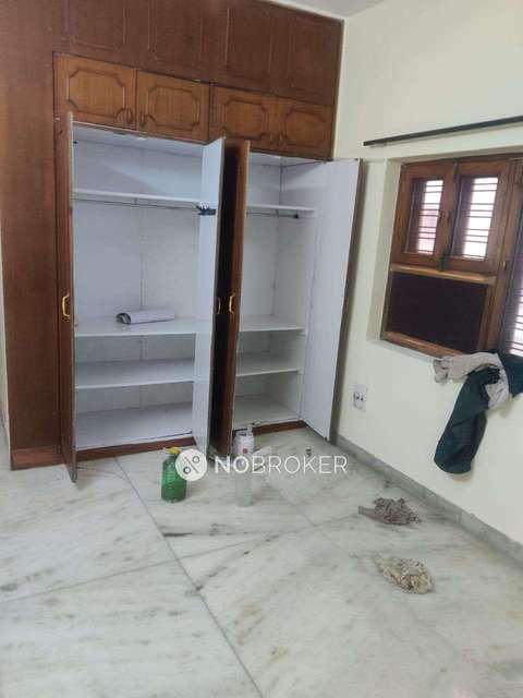 3 BHK Flat In Sidharth Enclave Ashram Chowk  For Sale  In Ashram Chowk
