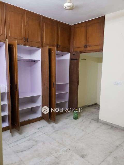 3 BHK Flat In Sidharth Enclave Ashram Chowk  For Sale  In Ashram Chowk