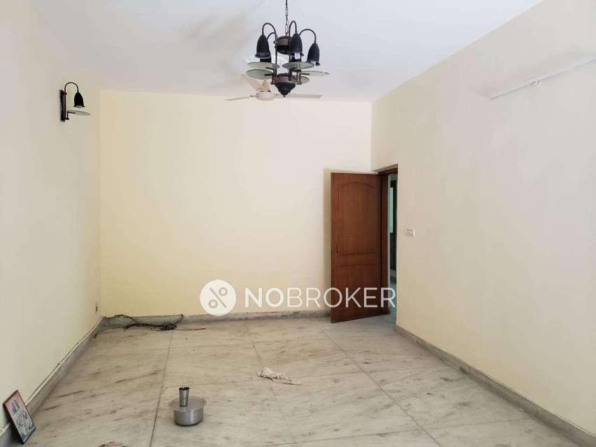 3 BHK Flat In Sidharth Enclave Ashram Chowk  For Sale  In Ashram Chowk
