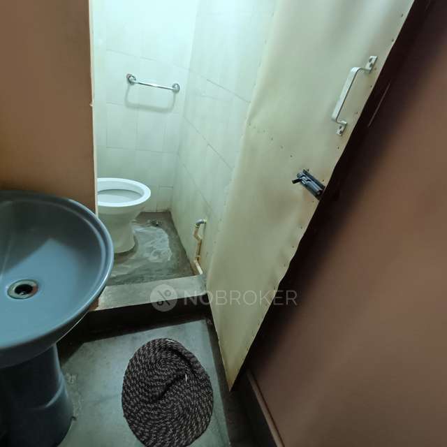 4+ BHK House For Sale  In Nayandhalli