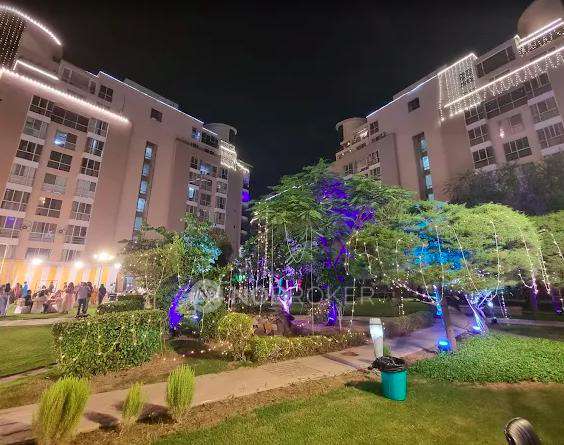 4 BHK Flat In Pearls Gateway Tower For Sale  In Sector 44