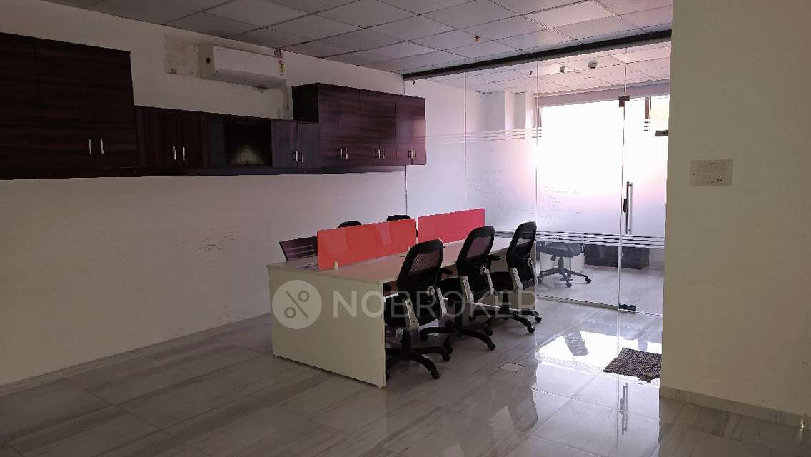 Office Space in Platinum Square Building, Pune for Rent 