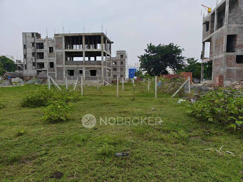 Plot For Sale  In Empire Estate In Siruseri