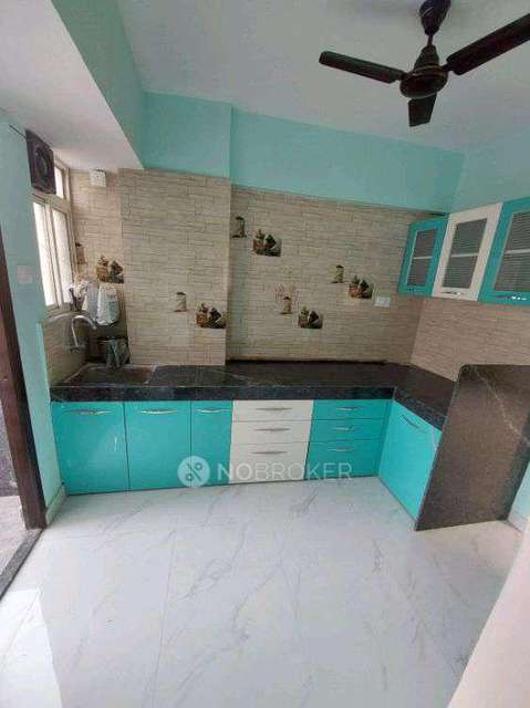 2 BHK Flat In Thanekar Dry Cleaner For Sale  In Somwar Peth