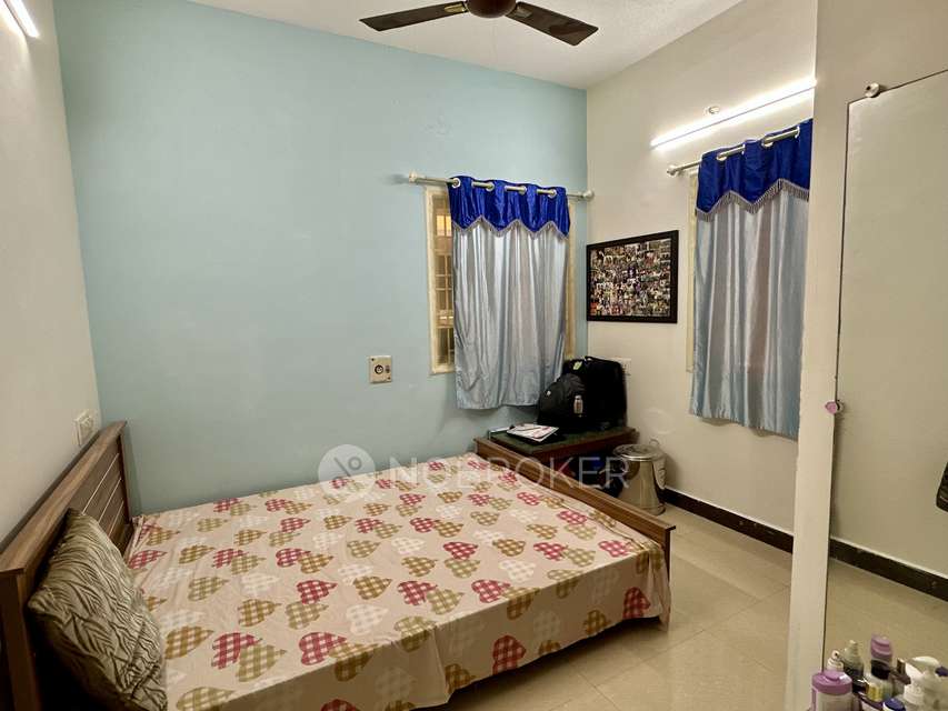2 BHK Flat In Akm Priyam Apartment, Gerugambakkam For Sale  In Balaji Nagar