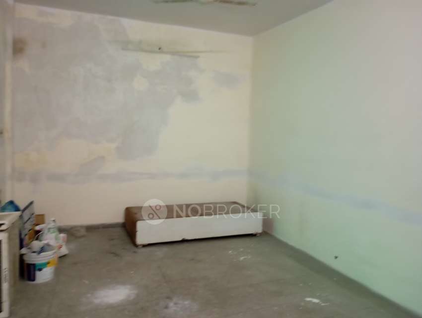 Shop in Vikaspuri, Delhi for sale 