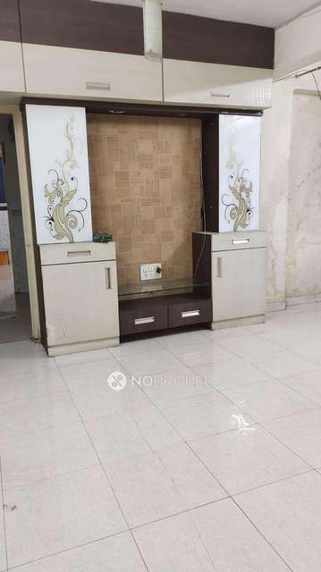 1 RK Flat In Mangesh Mahalaxmi Society For Sale  In Mulund West